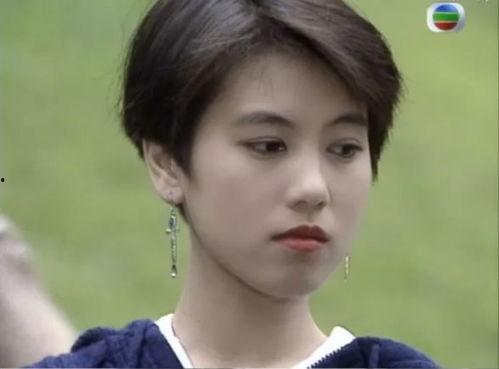 蓝色头发香港明星女,揭秘香港明星女生的时尚风采