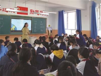 瓜堤街小学夏进老师照片