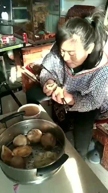 胖嫂吃角瓜视频,趣味横生美食大作战