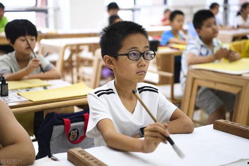 老师要上课吃瓜