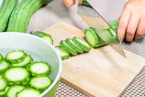 春吃瓜夏吃芽,春食瓜果，夏品芽苗