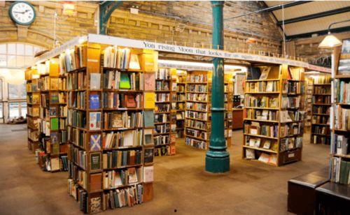 成都网红书店图片好看的,诗意空间里的光影画卷