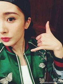 明星手势比6,揭秘时尚潮流新风向