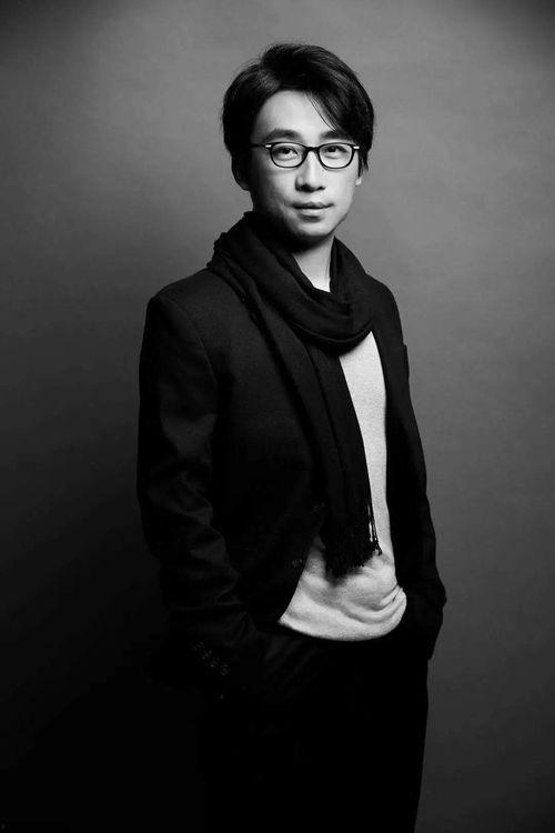 明星何斌,星光璀璨的演艺之路