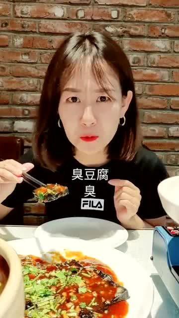 娱乐吃瓜酱在学校