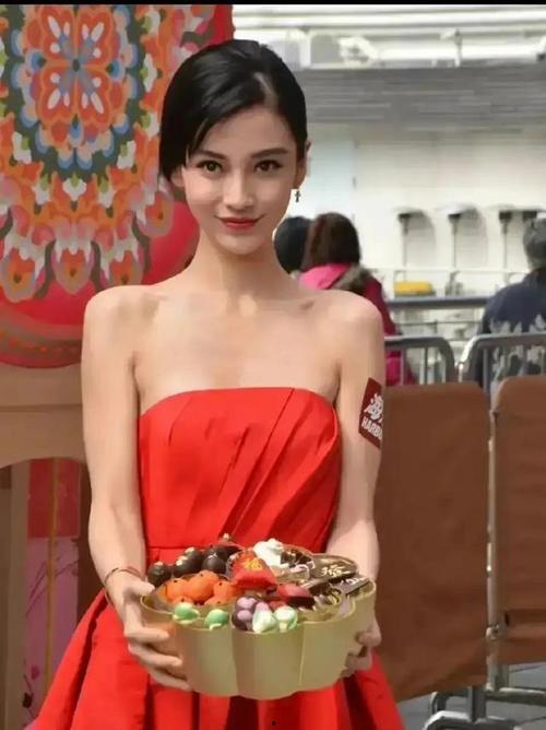 娱乐明星吃紫薇瓜视频合集,娱乐明星们的甜蜜诱惑瞬间