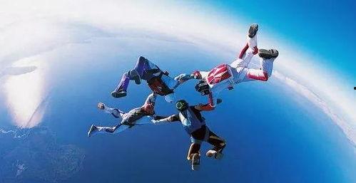 娱乐吃瓜酱跳伞视频